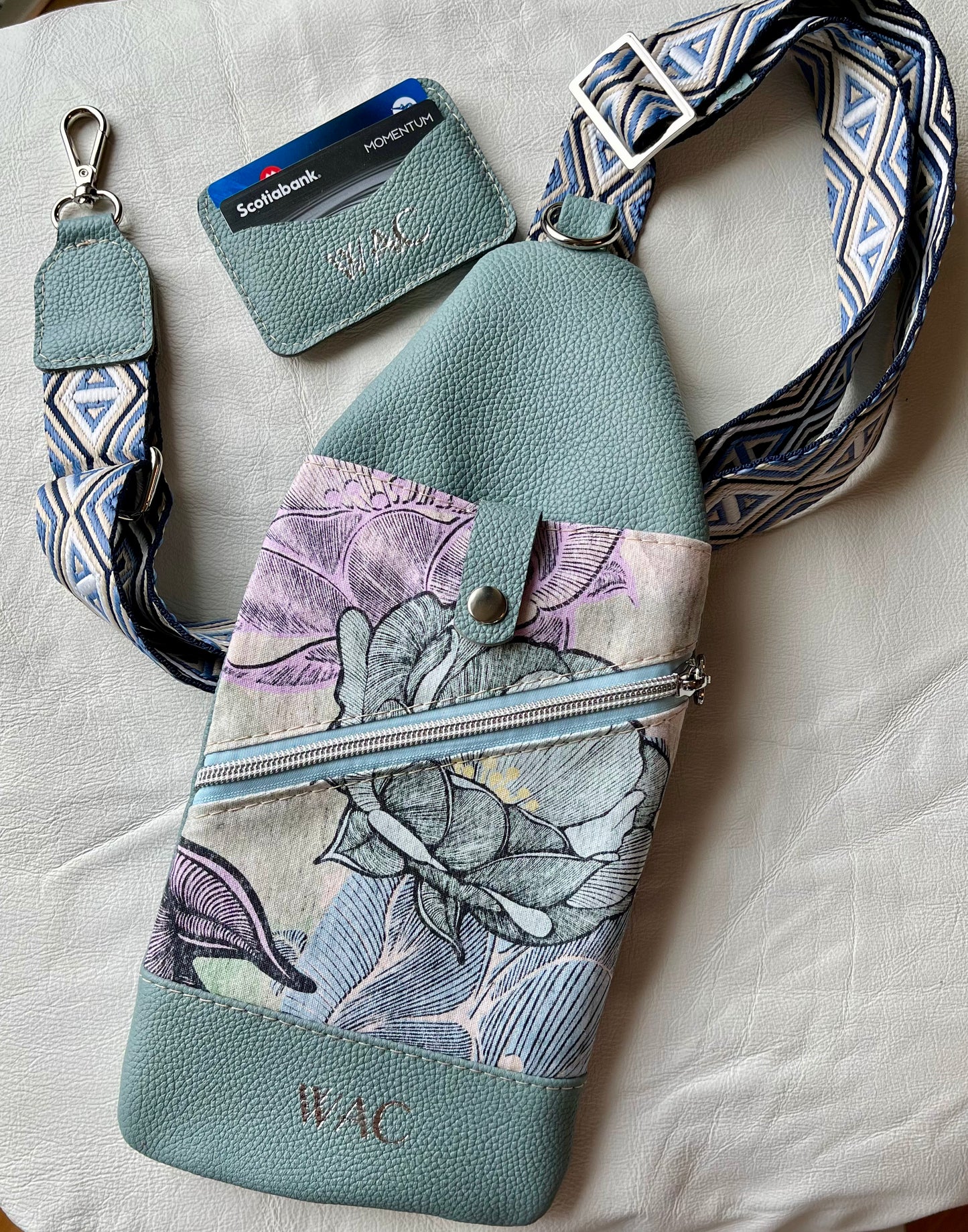 Mini Traveler Sling